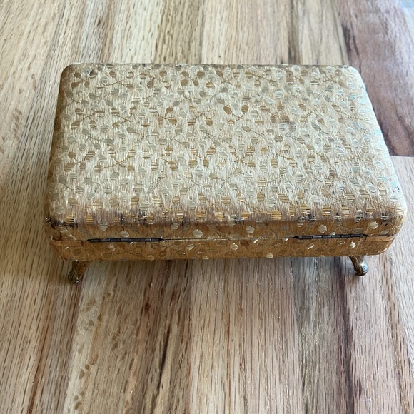 Sarah Coventry Jewelry Box Vintage Gold - Picture 5 of 7